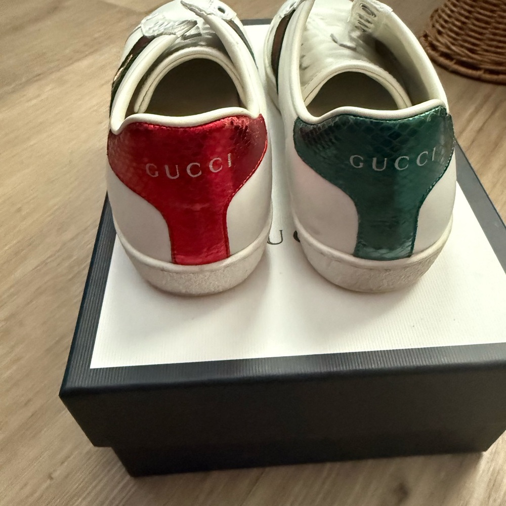 Auth Gucci White Sneakers with Green and Red Stripe size 6.50 have laces too - Picture 3 of 6